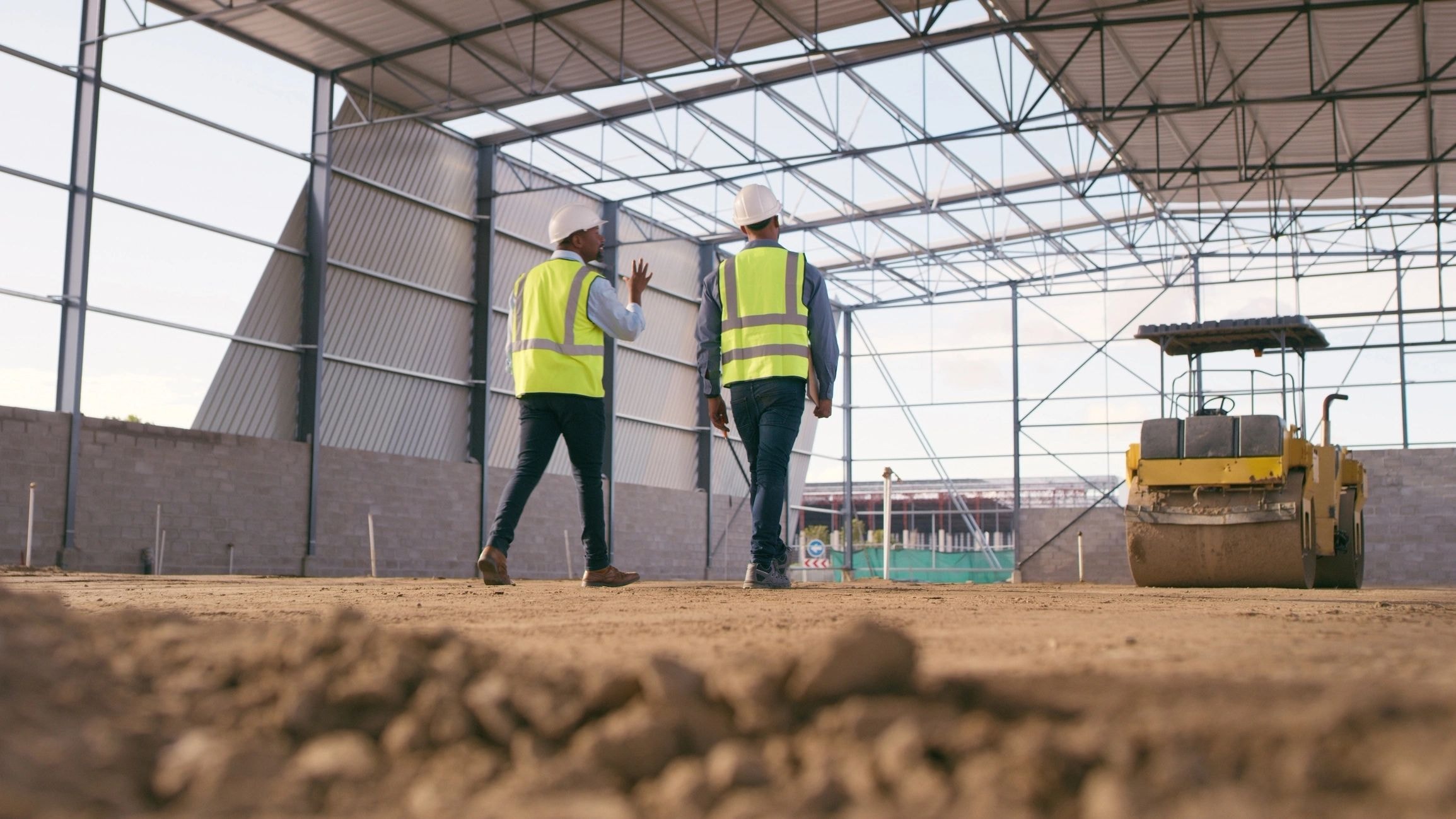 Trabajadores en sitio de construcción